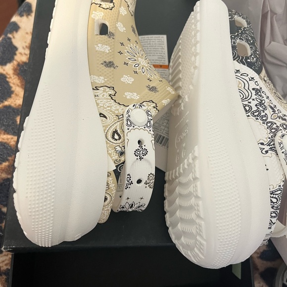 Crocs Classic Crush Bandana Clog. - Picture 5 of 13